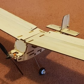 Helium flyer