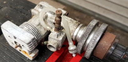 micro mold lark 2 25   engine before cleanup